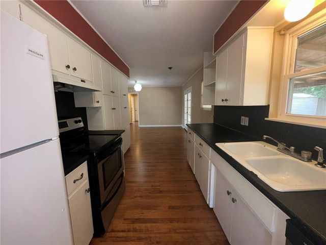 1113 Memorial Pkwy, Portland, TX 78374