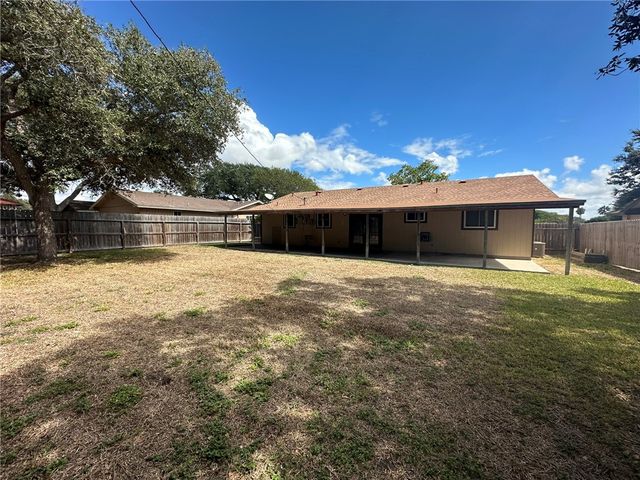 1113 Memorial Pkwy, Portland, TX 78374