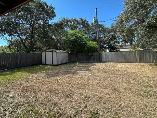 1113 Memorial Pkwy, Portland, TX 78374