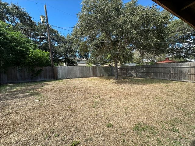 1113 Memorial Pkwy, Portland, TX 78374