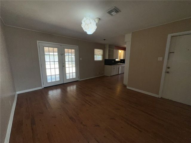 1113 Memorial Pkwy, Portland, TX 78374