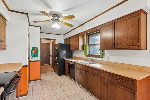 1006 SE Uehlamar Drive, Ankeny, IA 50021