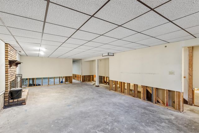 1006 SE Uehlamar Drive, Ankeny, IA 50021