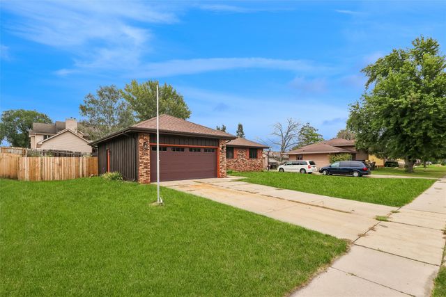 1006 SE Uehlamar Drive, Ankeny, IA 50021