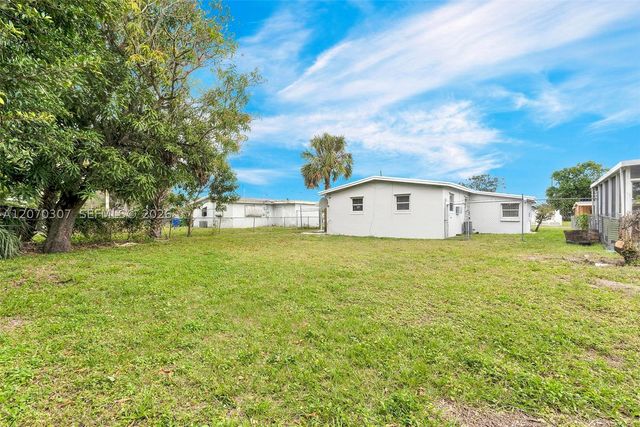 551 NW 30th Ter, Fort Lauderdale, FL 33311