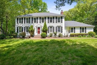 6 Teresa Cir, Franklin, MA 02038
