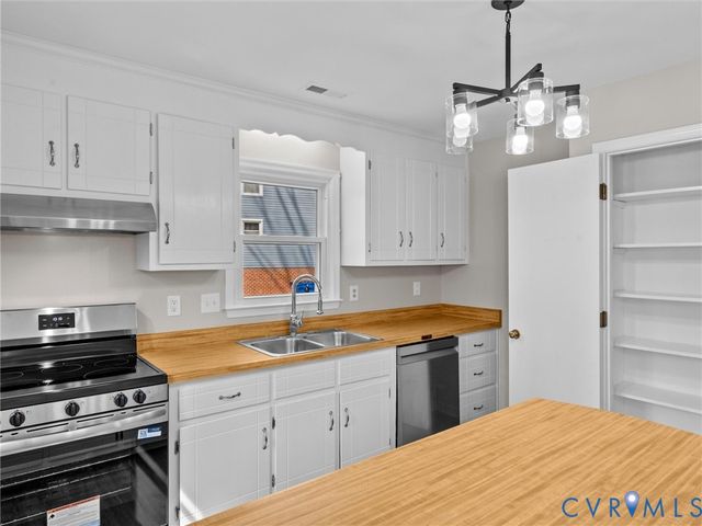 7104 Deer Run Ln, Midlothian, VA 23112