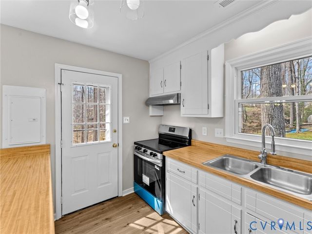 7104 Deer Run Ln, Midlothian, VA 23112