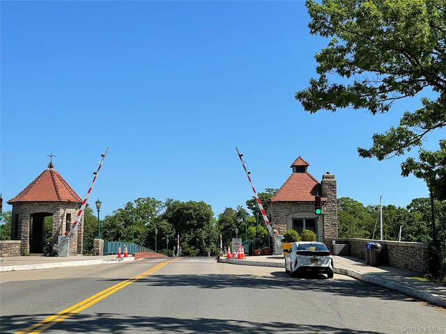 643 Pelham Road 7 D, New Rochelle, NY 10805