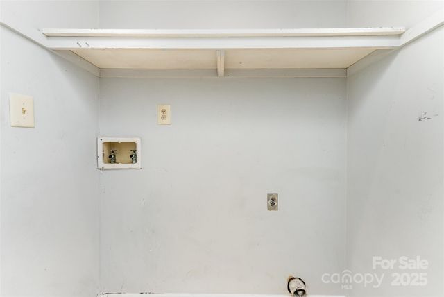 8331 Gera Emma Drive, Charlotte, NC 28215