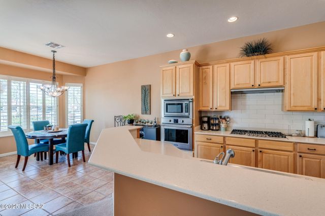 1894 E Longspur Place, Green Valley, AZ 85614