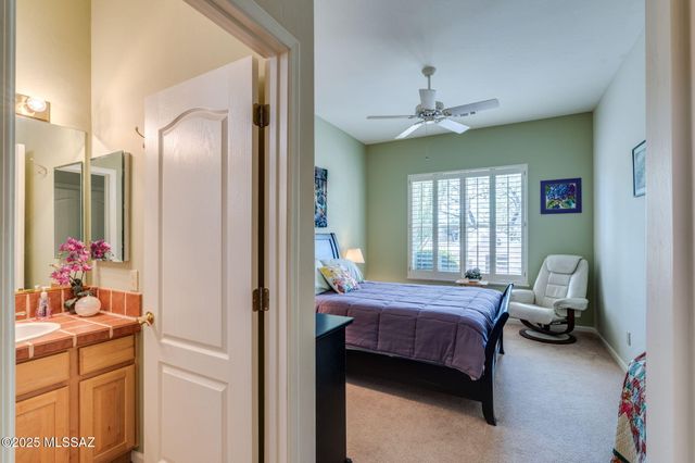 1894 E Longspur Place, Green Valley, AZ 85614