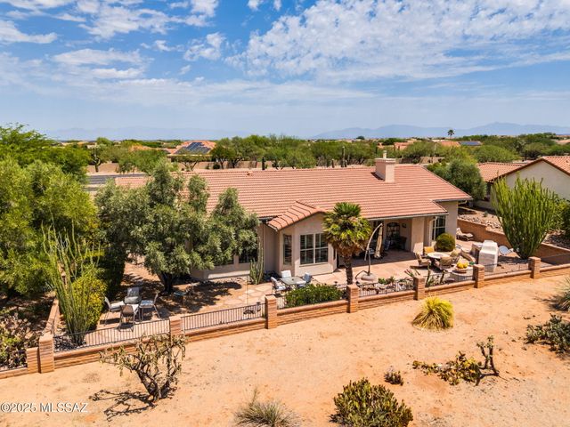 1894 E Longspur Place, Green Valley, AZ 85614