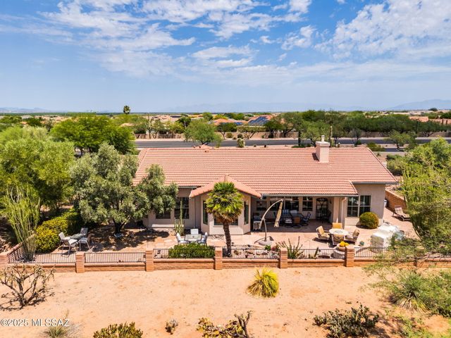 1894 E Longspur Place, Green Valley, AZ 85614