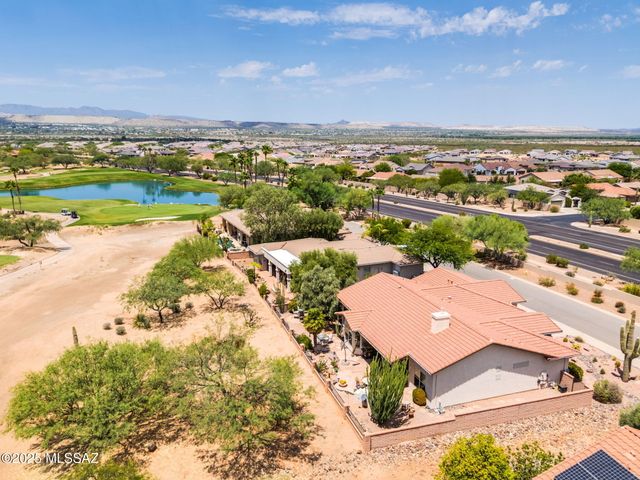 1894 E Longspur Place, Green Valley, AZ 85614