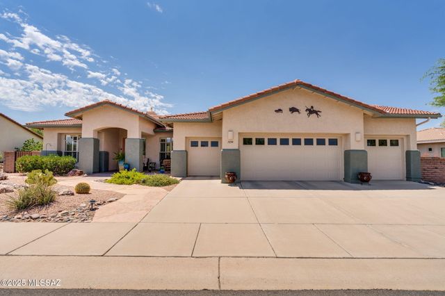 1894 E Longspur Place, Green Valley, AZ 85614