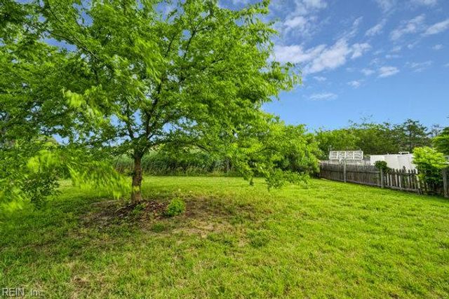 119 Messick RD, Poquoson, VA 23662