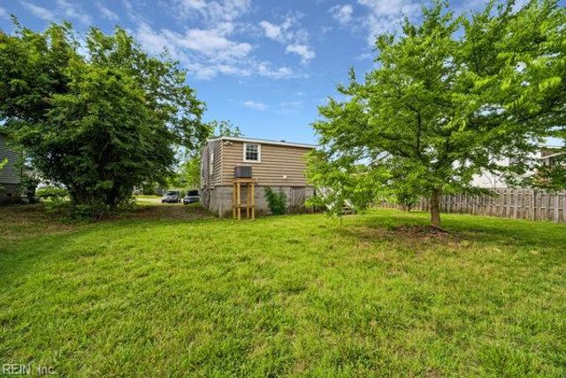 119 Messick RD, Poquoson, VA 23662