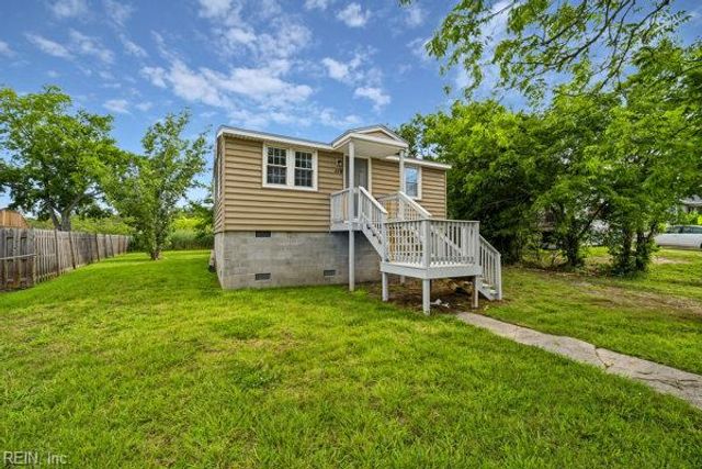 119 Messick RD, Poquoson, VA 23662