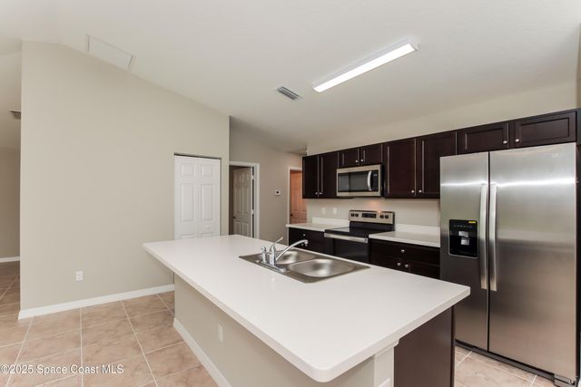 2131 Watkins Road SE, Palm Bay, FL 32909