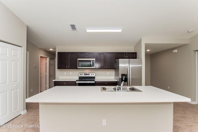 2131 Watkins Road SE, Palm Bay, FL 32909