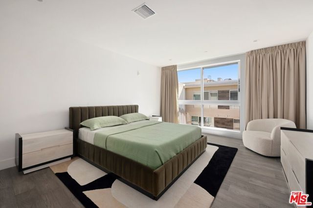728 N Sweetzer Avenue 402, West Hollywood, CA 90069