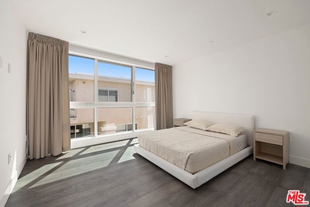 728 N Sweetzer Avenue 402, West Hollywood, CA 90069