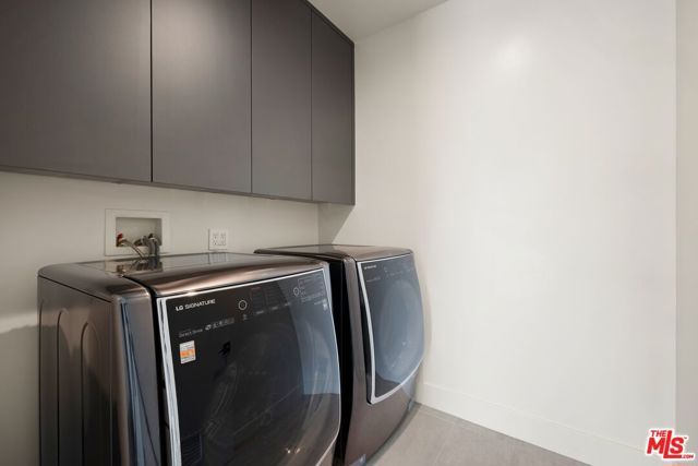 728 N Sweetzer Avenue 402, West Hollywood, CA 90069