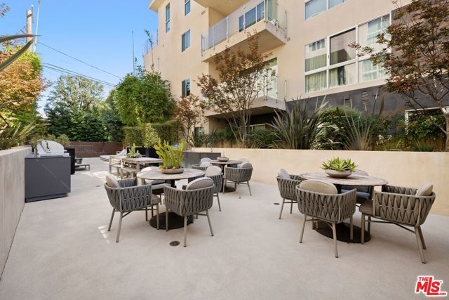 728 N Sweetzer Avenue 402, West Hollywood, CA 90069