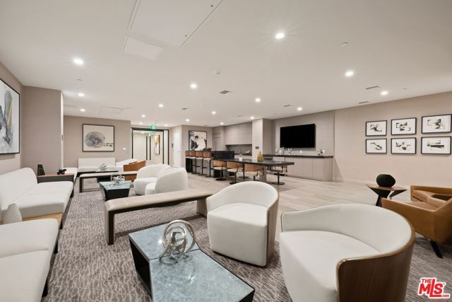 728 N Sweetzer Avenue 402, West Hollywood, CA 90069