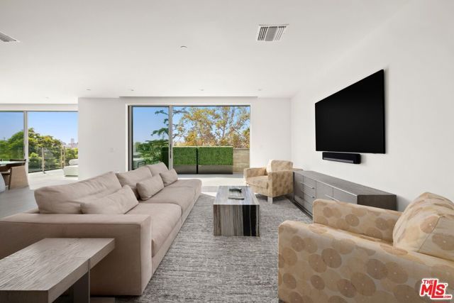 728 N Sweetzer Avenue 402, West Hollywood, CA 90069
