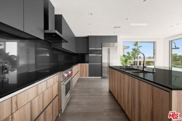728 N Sweetzer Avenue 402, West Hollywood, CA 90069