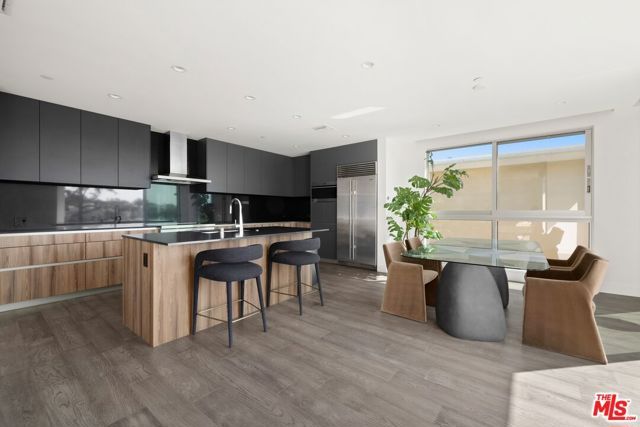 728 N Sweetzer Avenue 402, West Hollywood, CA 90069