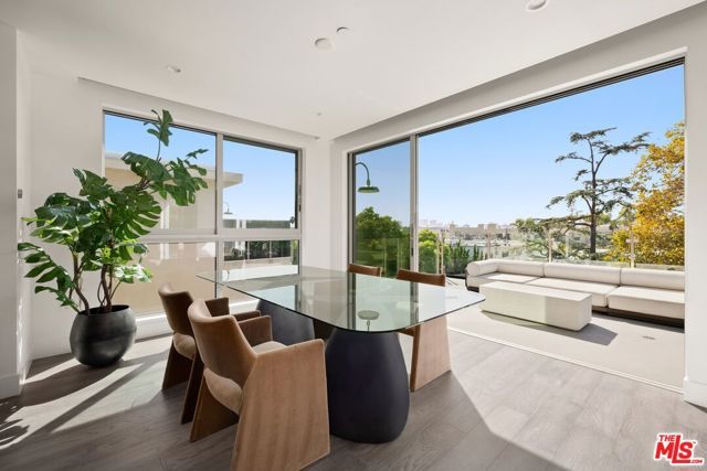728 N Sweetzer Avenue 402, West Hollywood, CA 90069