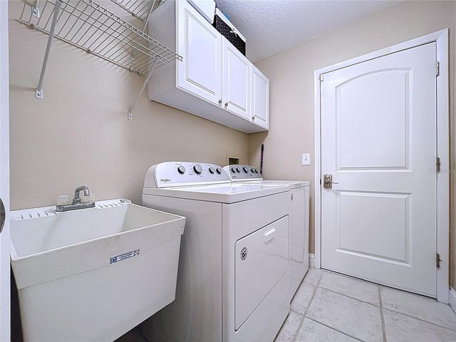 8601 CHADWICK DRIVE, Tampa, FL 33635