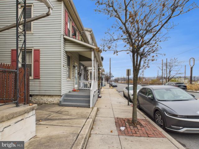 673 S FRONT ST, Steelton, PA 17113