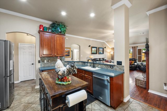 904 Lindstrom Drive, Fort Worth, TX 76131