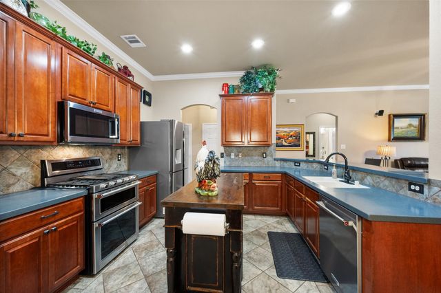 904 Lindstrom Drive, Fort Worth, TX 76131