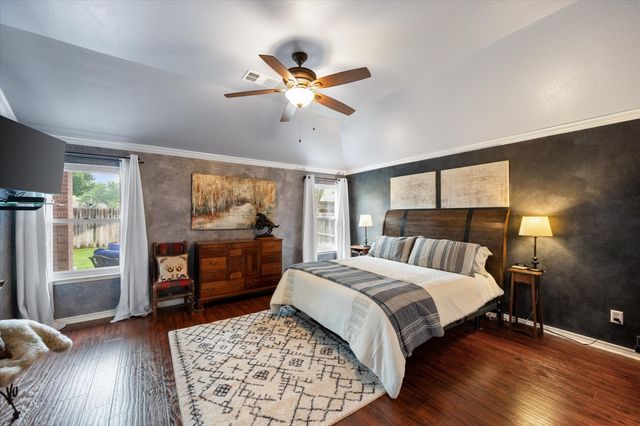904 Lindstrom Drive, Fort Worth, TX 76131