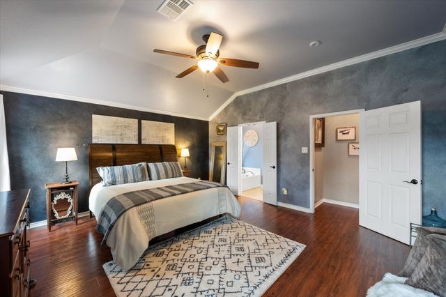 904 Lindstrom Drive, Fort Worth, TX 76131