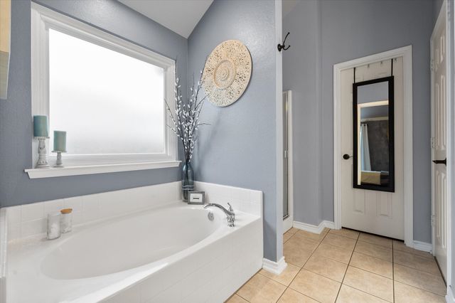 904 Lindstrom Drive, Fort Worth, TX 76131