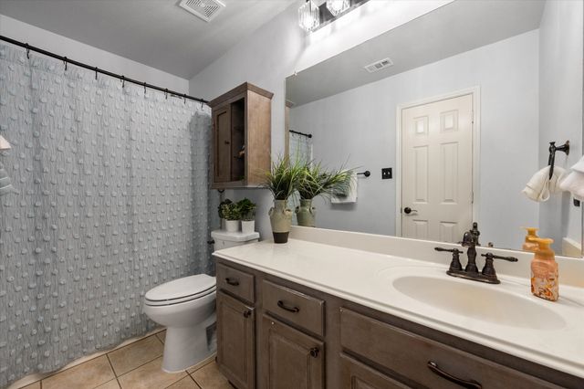 904 Lindstrom Drive, Fort Worth, TX 76131