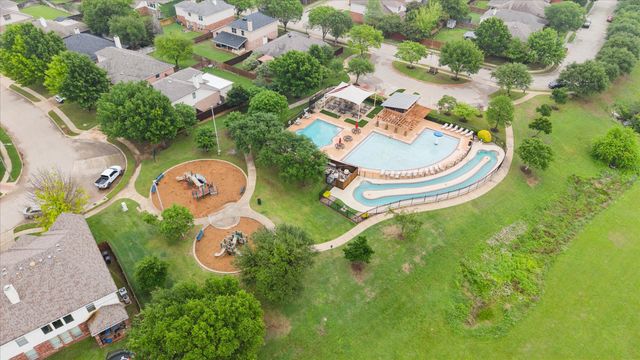 904 Lindstrom Drive, Fort Worth, TX 76131