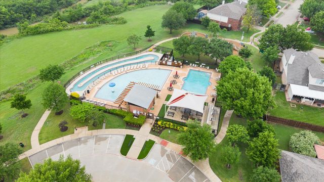 904 Lindstrom Drive, Fort Worth, TX 76131