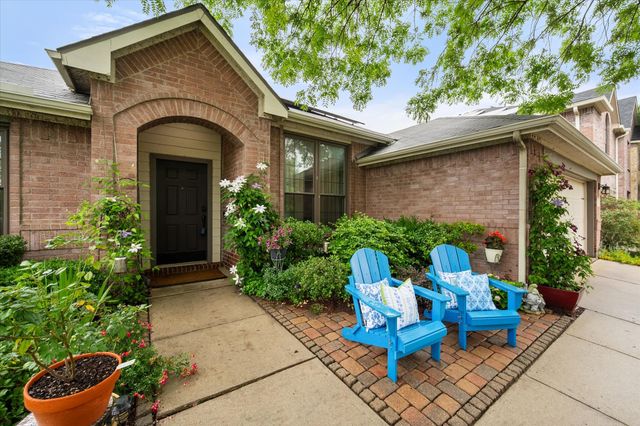 904 Lindstrom Drive, Fort Worth, TX 76131
