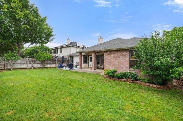 904 Lindstrom Drive, Fort Worth, TX 76131