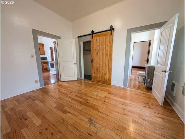 1609 6th St, La Grande, OR 97850