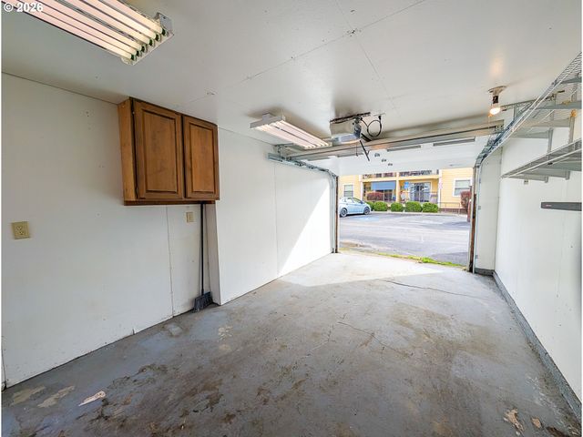 1609 6th St, La Grande, OR 97850