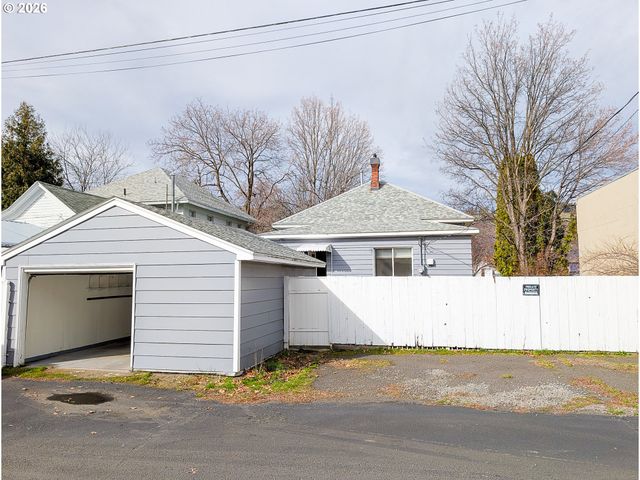 1609 6th St, La Grande, OR 97850