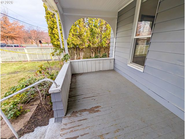 1609 6th St, La Grande, OR 97850